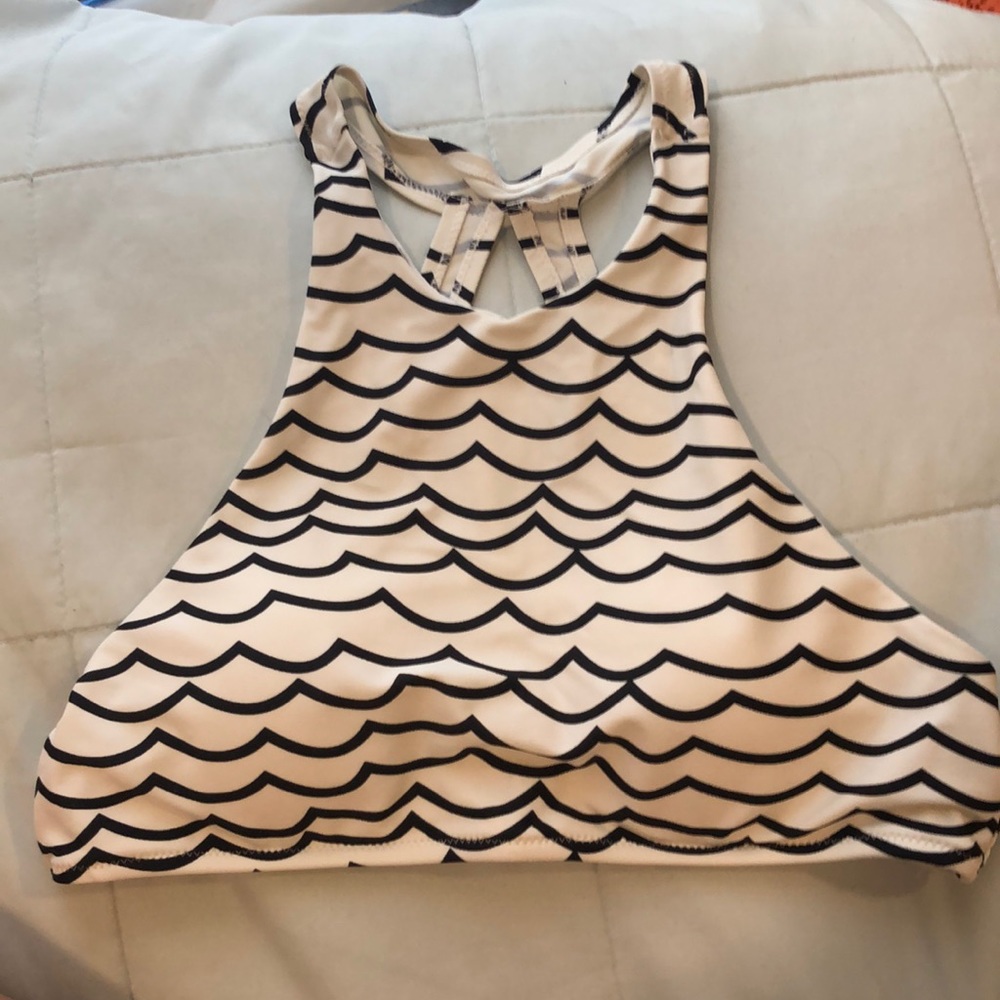 Wave print bikini top (CUPSHE)